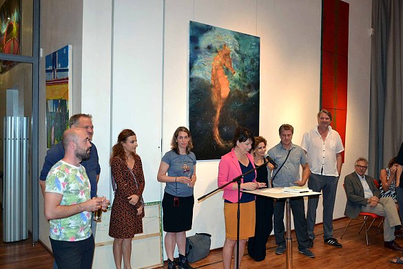 Staatsrätin Hiller begrüßt die Künstlerinnen und Künstler 