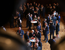 Angeregte Gespräche im Festsaal des Rathauses vor Beginn des Kapitänstages |Foto: BHV/Michael Bahlo