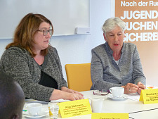 Anja Stahmann und PiB-Geschäftsführerin Monika Krumbholz (re.)