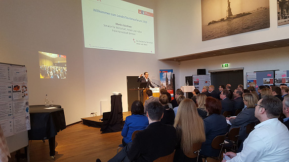 Senator Martin Günthner spricht beim Landestourismusforum