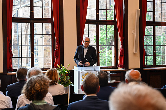 Bürgermeister Andreas Bovenschulte eröffnete mit einer Rede die Preisverleihung des 3. Bremer Inklusionspreises im Sport. Foto: Senatspressestelle