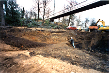 Der angeschnittene Stadtgraben während der Erschließungsarbeiten zur Überseestadt. Foto: Kulturessort