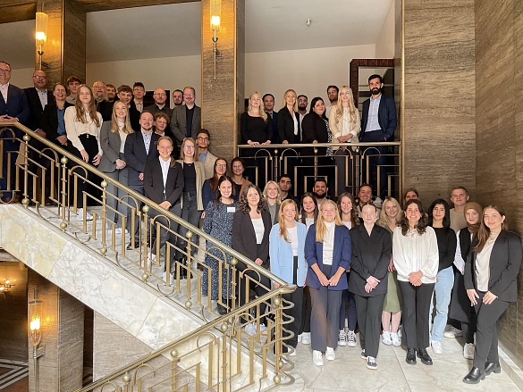 Die neuen Studentinnen und Studenten der Dualen Studiengänge. Foto: Finanzressort