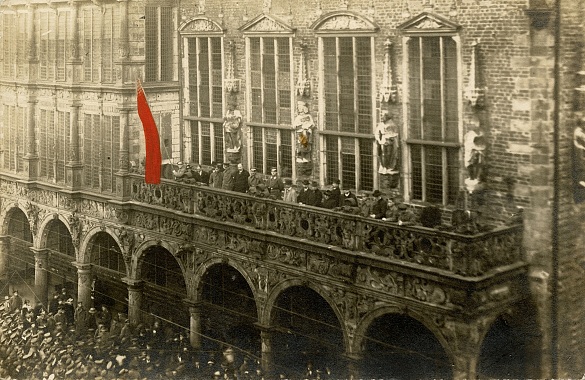 Novemberrevolution 1918 am Bremer Rathaus. 