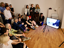 Volle Ateliers bei Performances und weiteren Angeboten beim Saisonfinale im Zentrum für Kunst. Foto: Jana Witte